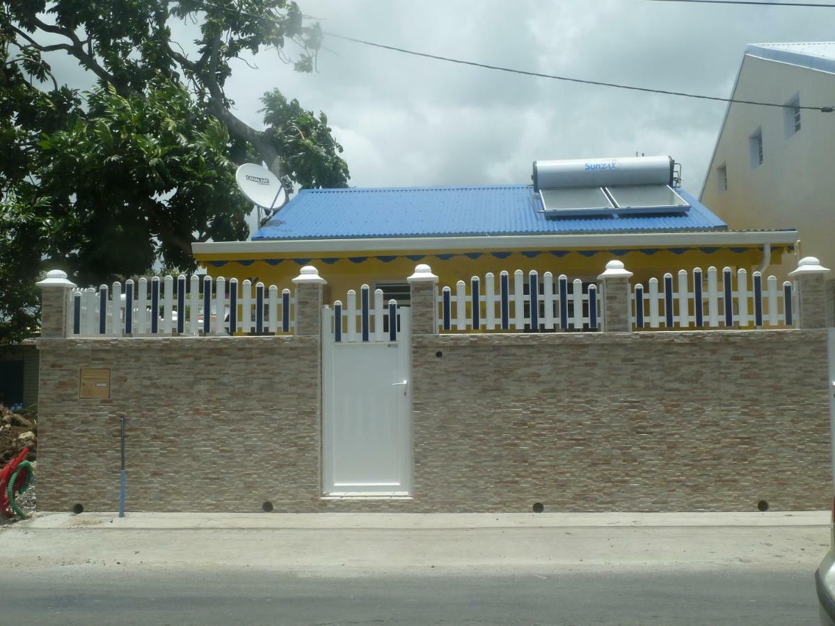 Lepticlos De Sainte-Anne Exterior photo